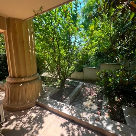 Argisht Palace 2-bedroom With Parking Apartman
